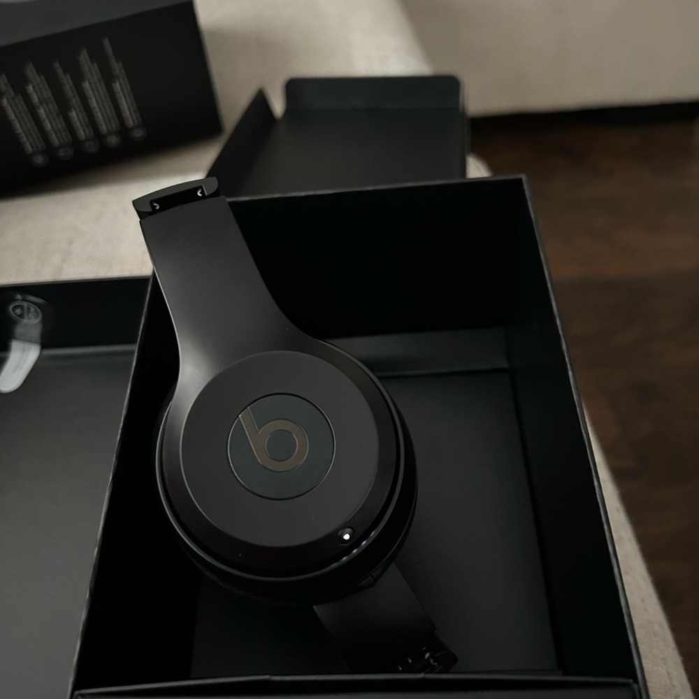 Beat Bluetooth headphones solo3